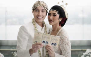  Foto Jadul Isyana Sarasvati dan Suami, Pose Kaki Bengkok Jadi Perbincangan