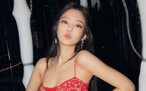 Pede Pamer Jidat di Pemotretan, Jennie Buktikan Layak Jadi Ikon Fashion