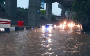 Walhi Kritik Anies Kurang Nyali Tertibkan Bangunan Penyebab Banjir