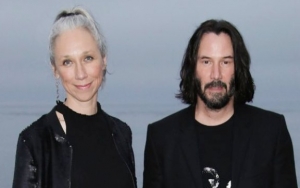 Wajah Pacar Keanu Reeves Disorot Saat Foto Bareng Gwyneth Paltrow dan Demi Moore
