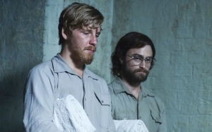 Daniel Radcliffe Tampil Lusuh dan Tak Dikenali di Trailer 'Escape from Pretoria'