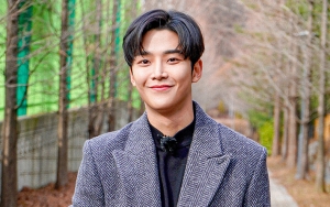 Rowoon SF9 Buka-Bukaan Soal Cinta Pertama di 'Let's Eat Dinner Together'