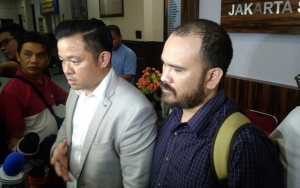 Arya Claproth Nangis Ceritakan Kronologi Detik-Detik Putri Karen Idol Tewas 