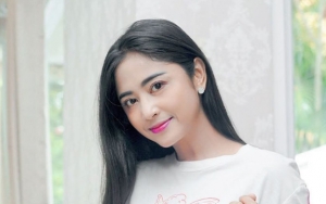 Dewi Persik Pamer Foto Jadul Zaman SD, Bantah Tuduhan Operasi Plastik