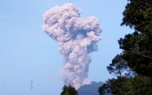 Merapi Kembali Erupsi, Tinggi Kolom Abu Capai 6 KM