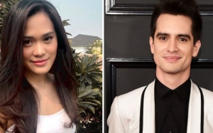Sheryl Sheinafia Pamer Foto Dipeluk Brendon Urie, Bikin Rekan-rekan Artis Syok