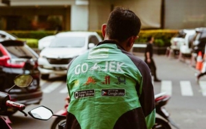Gunakan Masker Pelindung Radiasi Demi Tangkal Corona, Drivel Ojol Ini Viral