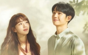 Pendam Perasaannya, Chae Soo Bin Diam-Diam Pandangi Jung Hae In di Teaser 'A Piece of Your Mind'