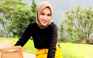 Bikin Geger, Medina Zein Klarifikasi Foto Copot Hijab dan Pamer Rambut Brunette
