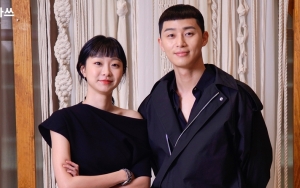 Park Seo Joon Goda Habis-Habisan Kim Da Mi di Lokasi Syuting 'Itaewon Class'