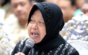 Akui Timbun Banyak Masker, Risma: Digunakan Saat Gunung Kelud Meletus