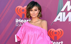 Agnez Mo Mesra Saat Ibadah Bareng Raphael Maitimo, Curhat Bak Ngode Siap Nikah