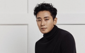 Penampilan Joo Ji Hoon di Jumpa Pers 'Kingdom' Season 2 Diejek Mirip Kakek-Kakek