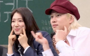 Dramatis Banget, Park Shin Hye 'Tampar Keras' Wajah Kim Heechul di 'Ask Us Anything'