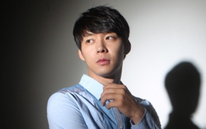 Usai Nyatakan Pensiun, Park Yoochun Dihujat Lantaran Nongol di Siaran Live Sang Adik
