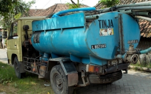 Tangki Truk Tinja Meledak Dan 'Semprot' Rumah Sekitar, Warga Emosi