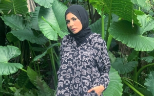 Usai Mantap Berhijab, Meisya Siregar Kini Jual Baju Seksi Kurang Bahan Dengan Harga Murah