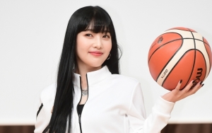Joy Red Velvet Lari-Lari Imut Diketawai Member 'Handsome Tigers', Fans Ikut Gemas