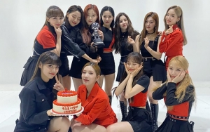 LOONA Raih Kemenangan Pertama Sejak Debut untuk 'So What' di 'M! Countdown'