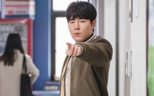 Kebapakan Banget, Intip Kedekatan Lee Kyu Hyung dan Pemeran Putrinya di Lokasi 'Hi Bye, Mama!'