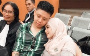 Komentari Fairuz A. Rafiq, Suami Rey Utami Pegang Handphone di Penjara?