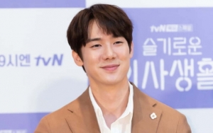 Yoo Yeon Seok Dikhawatirkan Tertular Usai Aktris Utama Film Barunya Positif Corona 