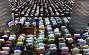 MUI Larang Daerah Darurat Corona Gelar Salat Id dan Jumat