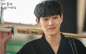 Kemunculan Perdana Kim Young Dae di 'When the Wheater is Fine' Bikin Fans Ambyar