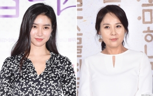 Kim So Eun Tangisi Mendiang Jeon Mi Sun di Jumpa Pers Film 'Are You In Love'
