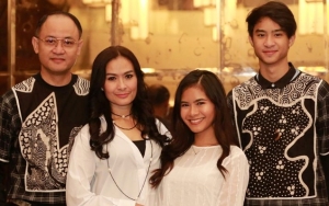 Khawatir Soal Corona, Iis Dahlia Jadi Cerewet Kepada Suami dan Anak