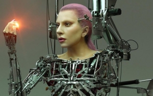 Lady Gaga Tampil Tanpa Busana di Pemotretan Majalah