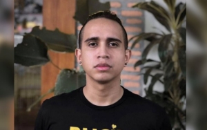 Anti Mainstream, Andovi Da Lopez Galang Dana Wabah Corona Sambil Baca KBBI