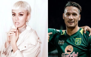 Pacaran Rasa Nikah, Agnez Mo Ngintil Peluk Raphael Disindir Pelet