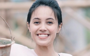 Mulut Anggika Bolsterli Penuh Ulat Pemakan Bangkai di Poster Film 'Ghibah'
