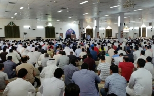 Pemprov Jatim Tetap Gelar Salat Jumat di Tengah Wabah Corona