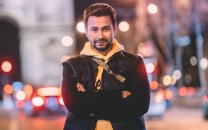 'Sultan' Pulang Kampung, Raffi Ahmad Bagi-Bagi Uang Puluhan Juta ke Keluarga