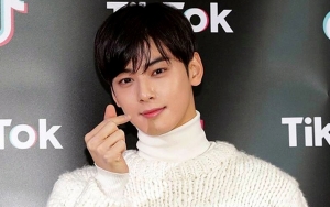 Netizen Kaget Cha Eunwoo ASTRO Ekspos 'Alamat' Lewat Kaus yang Dipakainya