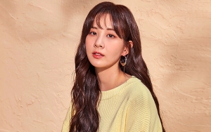 Seohyun SNSD Sempatkan Jalan-Jalan Bareng Anjing Peliharaan, Penampilan Cantik Tuai Pujian