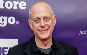 Aktor Netflix Mark Blum Meninggal Dunia Usai Dinyatakan Positif Corona