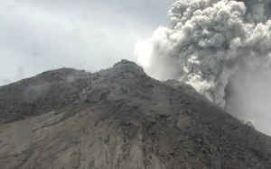 Gunung Merapi Erupsi Lagi, Tinggi Kolom Abu Capai 5.000 Meter