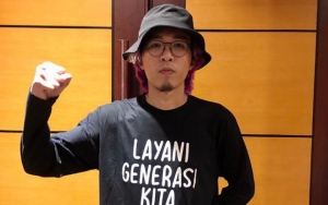 Sisi Lain Dr Tirta Pejuang Anti Corona, Bergaya Trendy Saat Kirim Bantuan