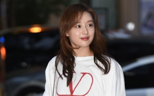 Kim Ji Won Kejutkan Semua Penumpang Stasiun Seoul di Tengah Wabah Corona