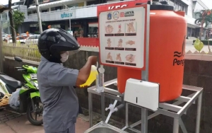  Jakarta Sebar Disinfektan dan Pasang Wastafel Portable Di 23 Titik Tempat Umum  