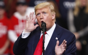 AS Darurat Corona Sampai Jenazah Dibawa Pakai Truk, Trump Sigap Lakukan Ini