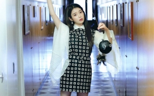 Foto-Foto IU di Balik Layar Pemotretan W Korea Kejutkan Netizen, Kenapa?