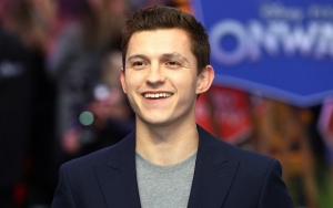 Kocaknya Tom Holland Pilih Ternak Ayam Gara-Gara Kehabisan Telur Akibat Corona