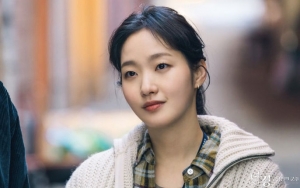 Kim Go Eun Menawan di Foto Adegan Baru, Kemampuan Akting Bikin Kagum Kru 'The King: Eternal Monarch'