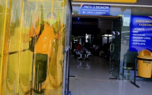 Pemda Surabaya Diminta Patuhi Kemenkes Soal Bilik Disinfektan