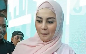 Sidang Cerai Jennifer Dunn Dengan Suami Pertama Harus Ditunda, Sampai Kapan?