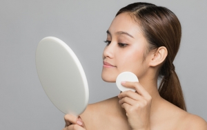 Jangan Malas Rawat Wajah, 7 Jenis Skincare Ini Harus Tetap Digunakan Meski Di Rumah Saja!